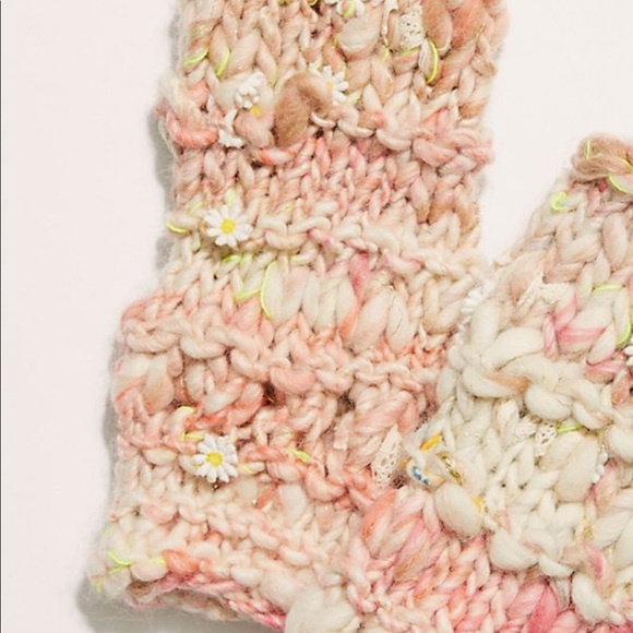 - Free people x knit collage daisy chain mitten new with tags - Picture 2 of 5